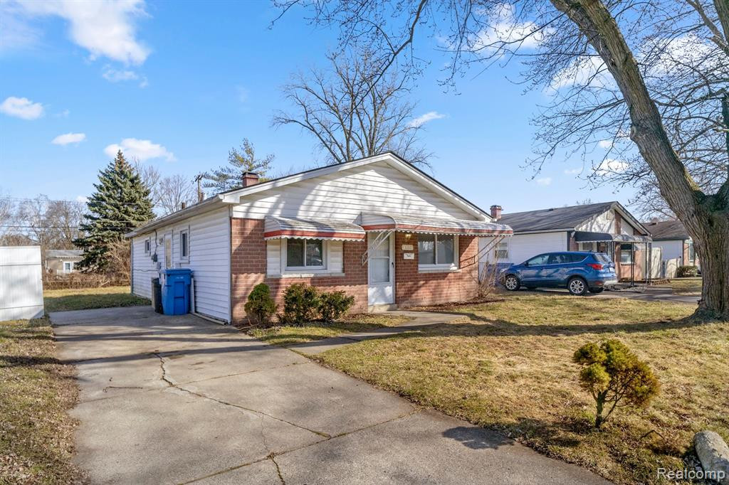 4925 HAZEL Street, Dearborn Heights, MI 48125 — Photo 2