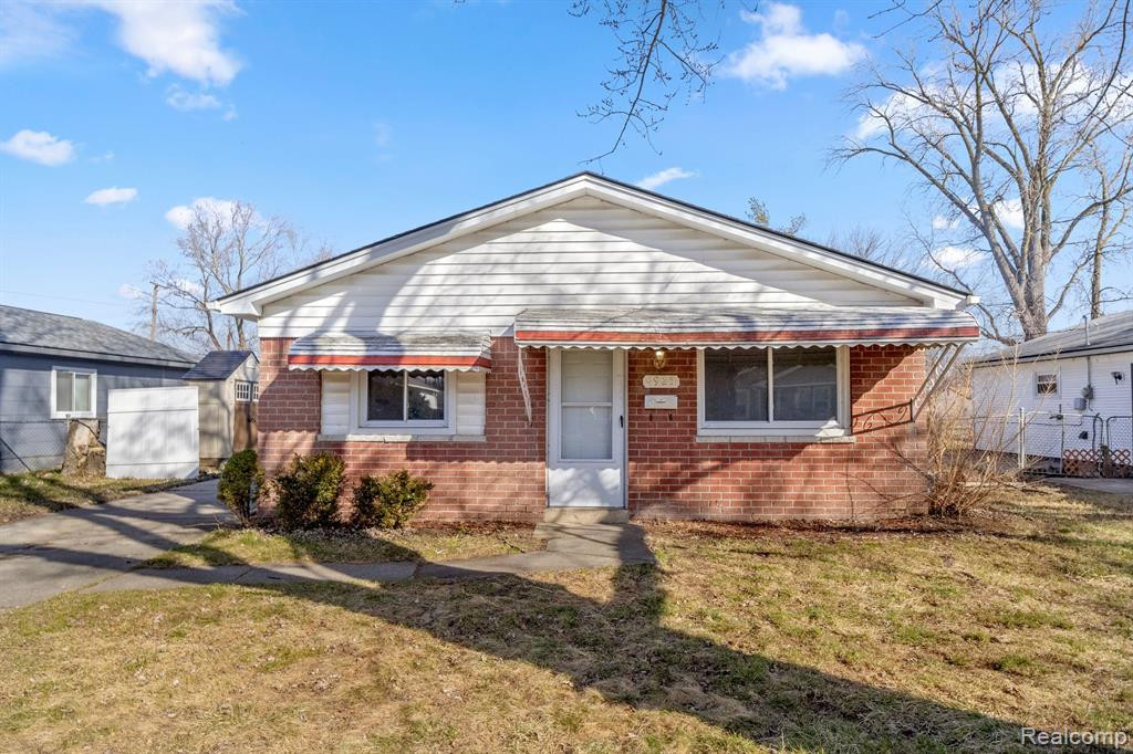 4925 HAZEL Street, Dearborn Heights, MI 48125 — Photo 4