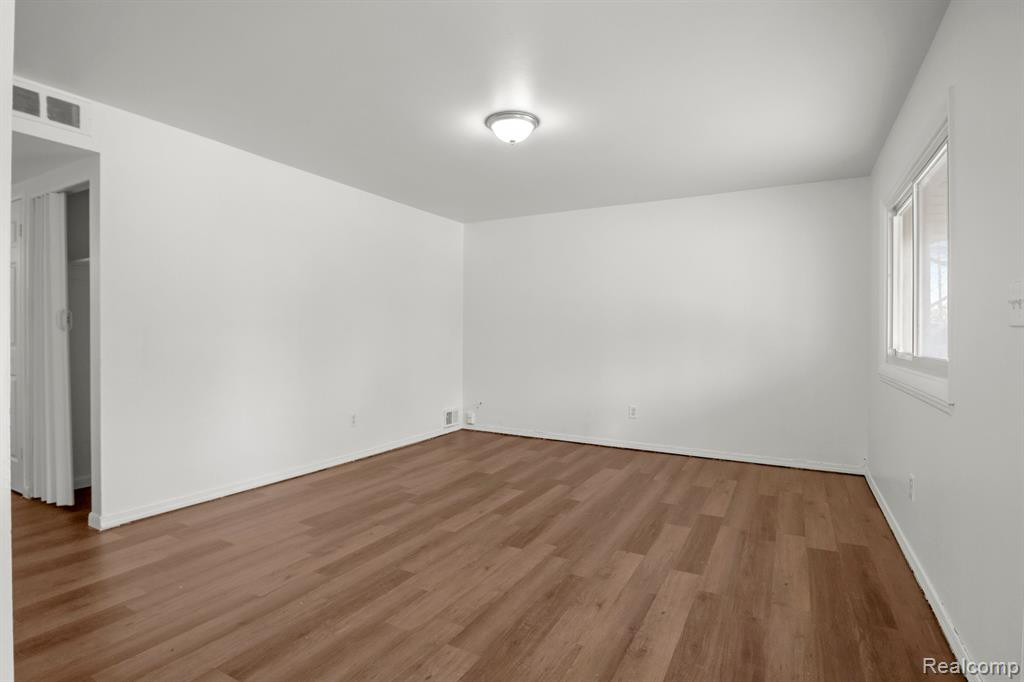 4925 HAZEL Street, Dearborn Heights, MI 48125 — Photo 5
