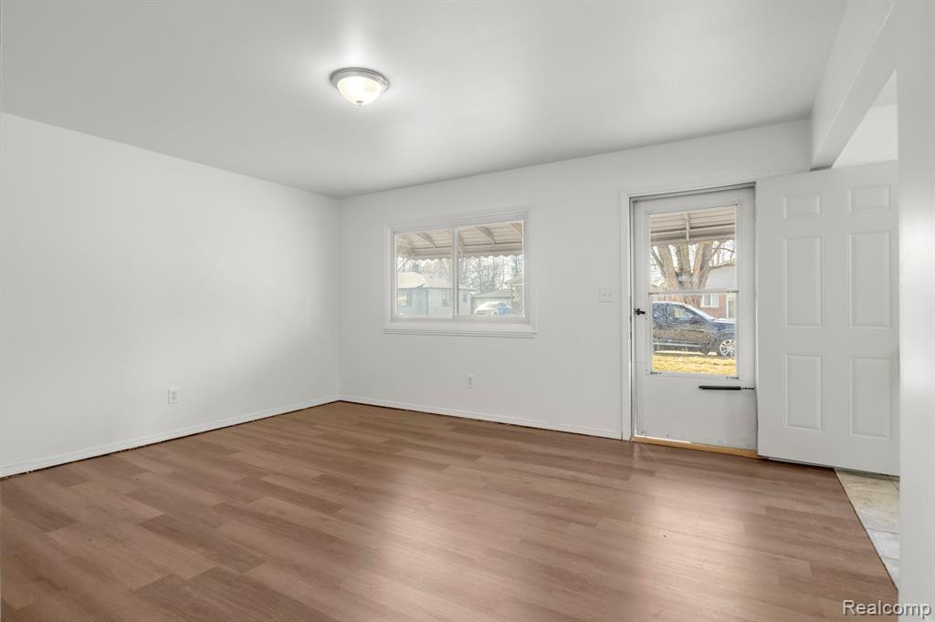 4925 HAZEL Street, Dearborn Heights, MI 48125 — Photo 6