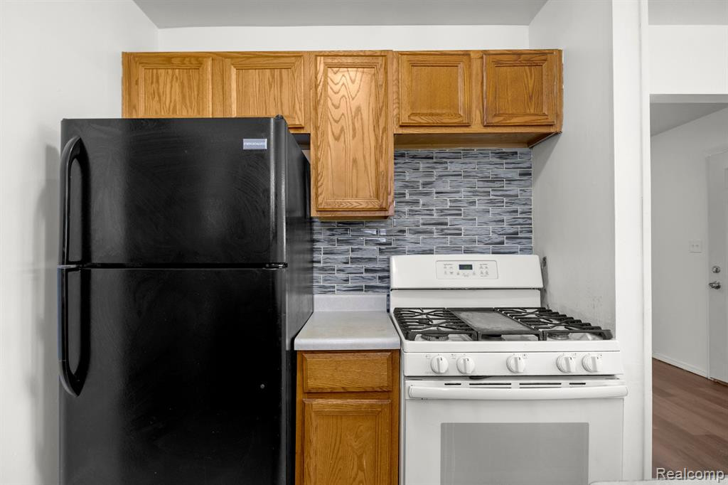 4925 HAZEL Street, Dearborn Heights, MI 48125 — Photo 16