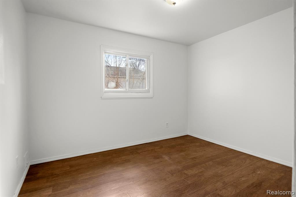 4925 HAZEL Street, Dearborn Heights, MI 48125 — Photo 21