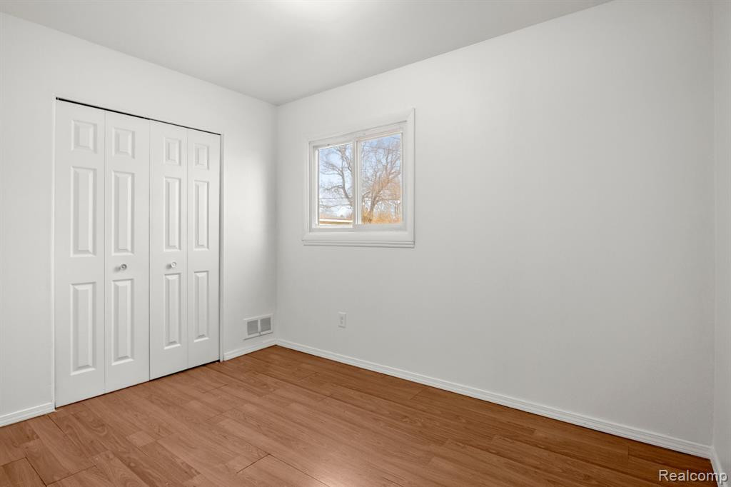 4925 HAZEL Street, Dearborn Heights, MI 48125 — Photo 25