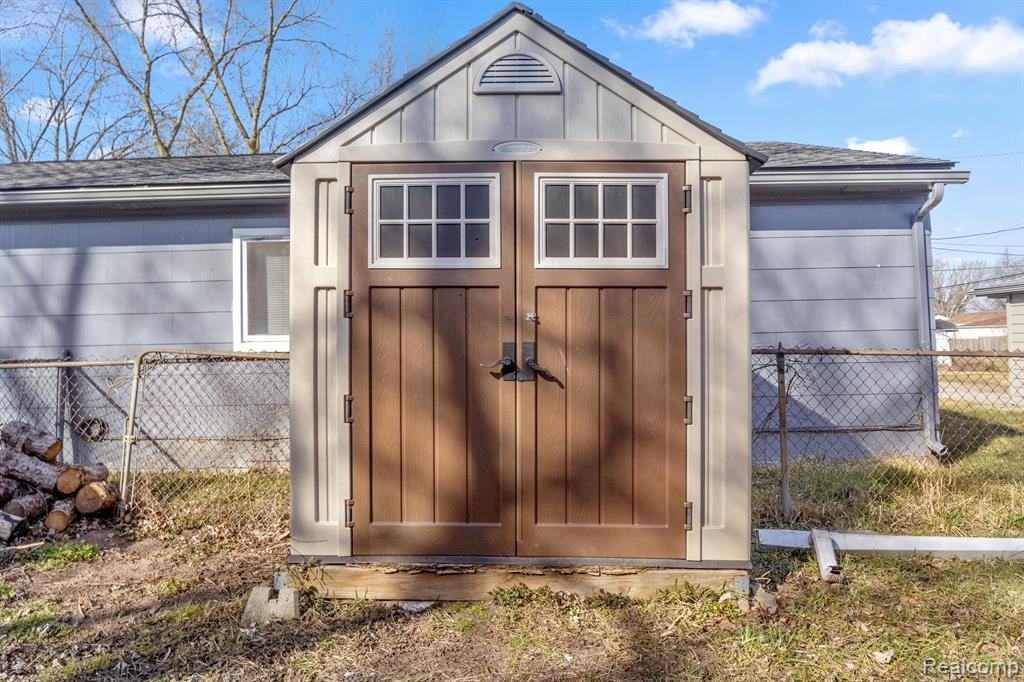 4925 HAZEL Street, Dearborn Heights, MI 48125 — Photo 28