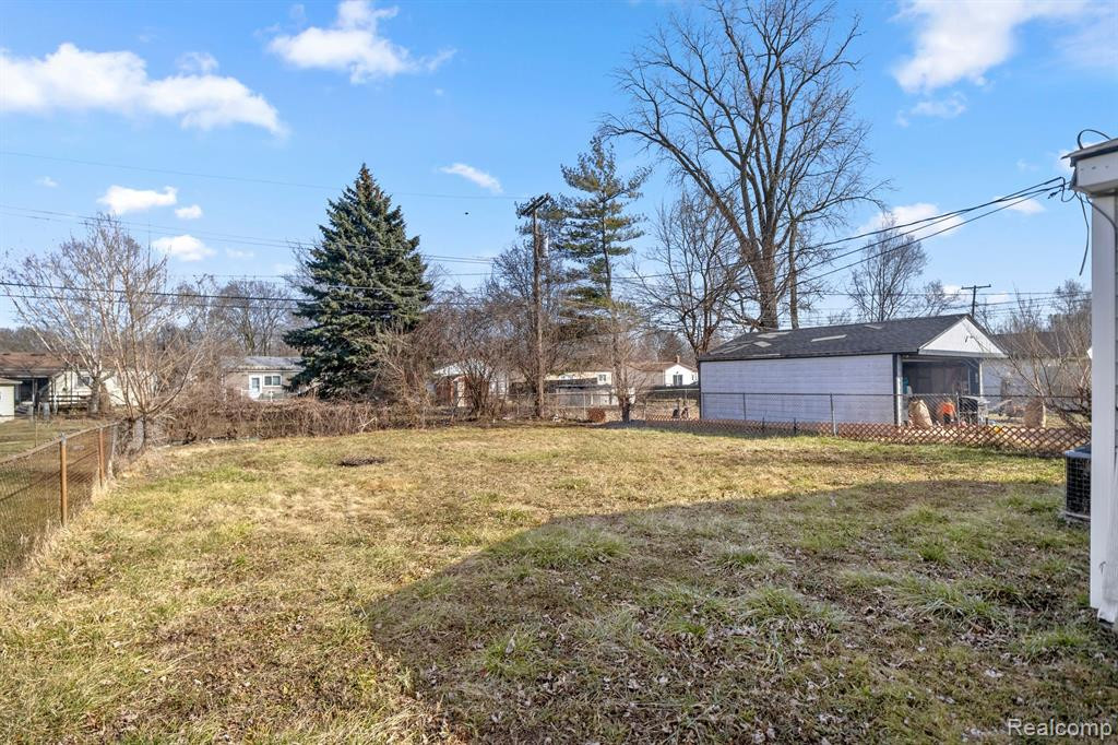4925 HAZEL Street, Dearborn Heights, MI 48125 — Photo 29