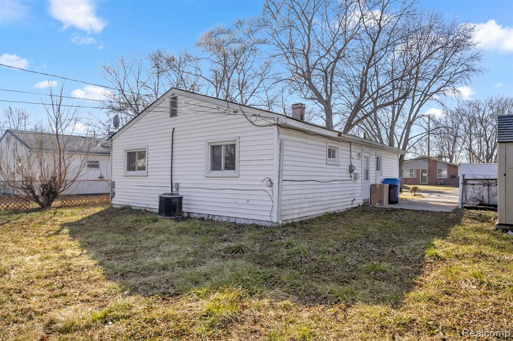 4925 HAZEL Street, Dearborn Heights, MI 48125 — Photo 30