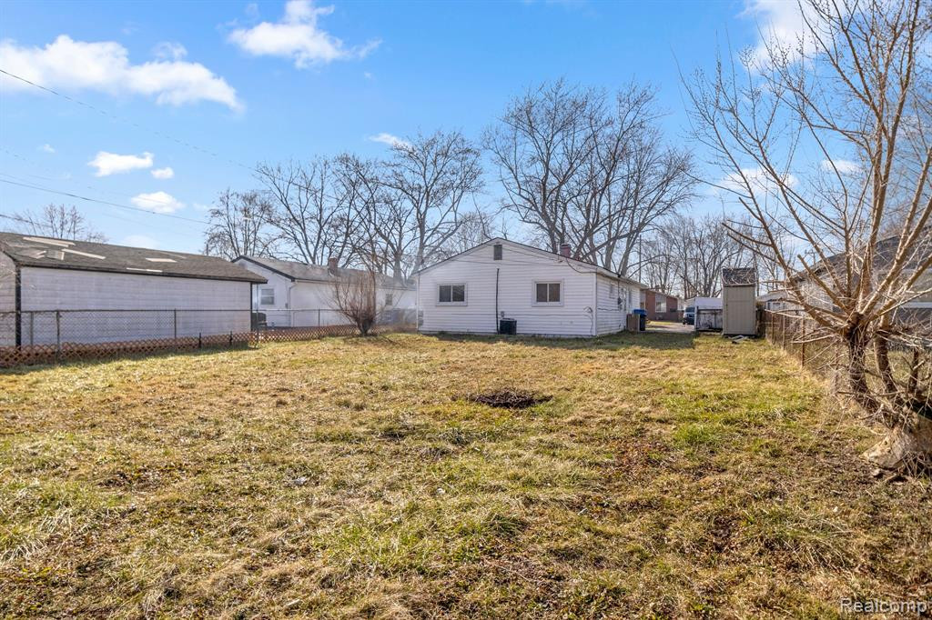 4925 HAZEL Street, Dearborn Heights, MI 48125 — Photo 31