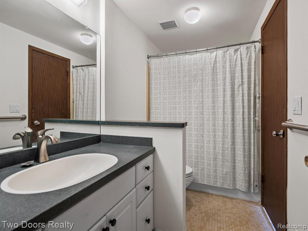 22449 CRANBROOKE Drive, Novi, MI — Photo 18