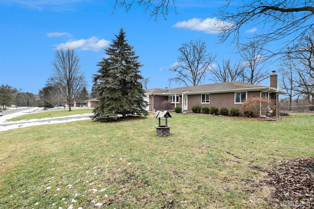 6594 BERRYWOOD Drive, Brighton, MI 48116 — Photo 4