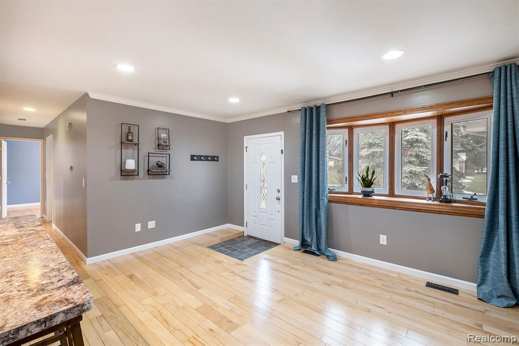6594 BERRYWOOD Drive, Brighton, MI 48116 — Photo 5
