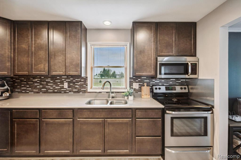 11690 PALMER Road, Maybee, MI — Photo 9
