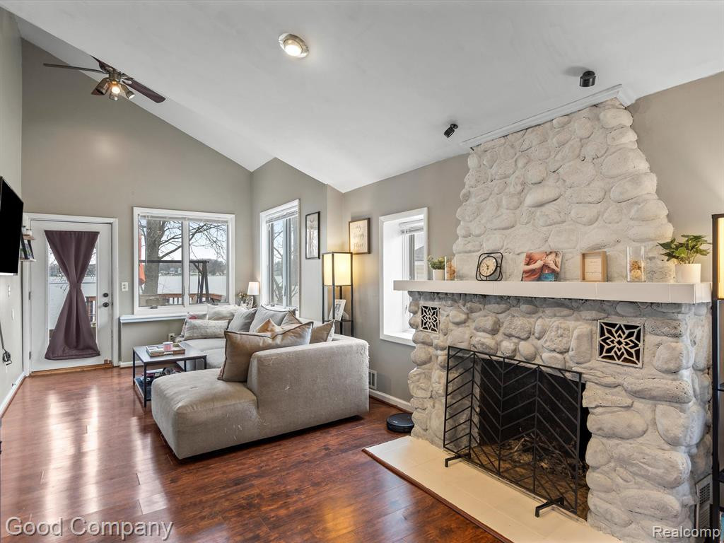 8994 RUSHSIDE Drive, Pinckney, MI 48169 — Photo 3