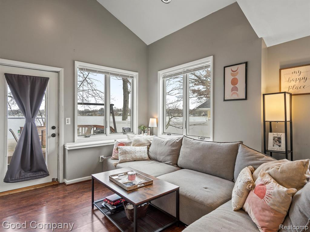 8994 RUSHSIDE Drive, Pinckney, MI 48169 — Photo 5