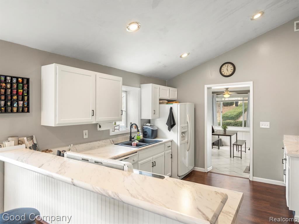 8994 RUSHSIDE Drive, Pinckney, MI 48169 — Photo 8