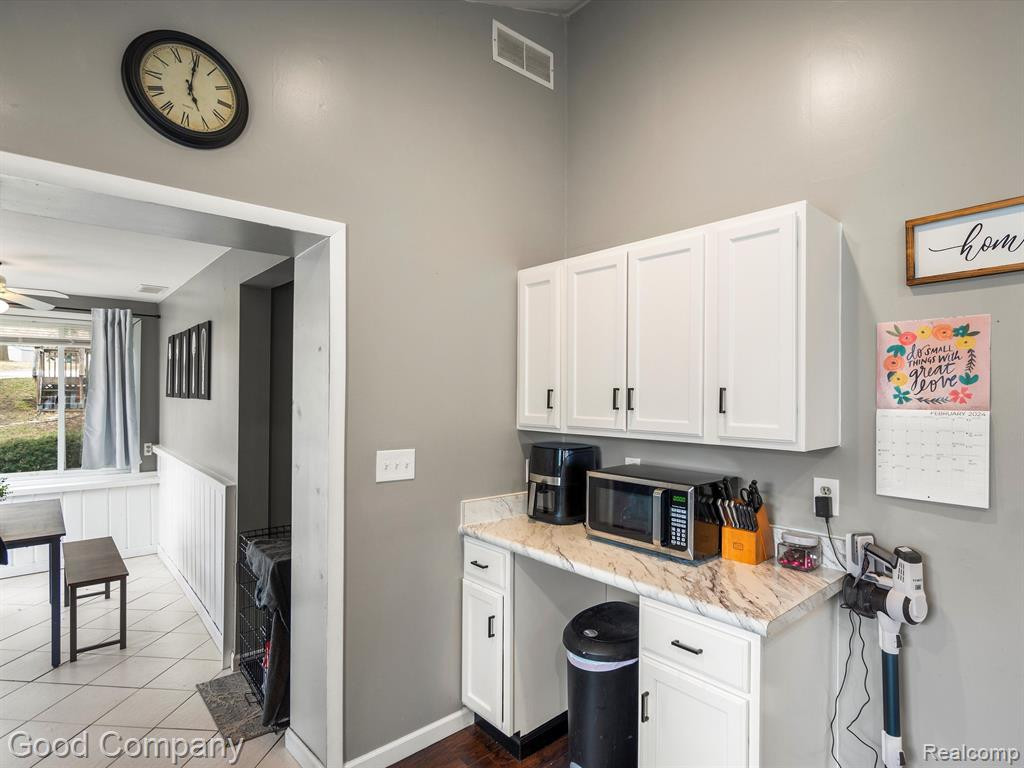 8994 RUSHSIDE Drive, Pinckney, MI 48169 — Photo 12