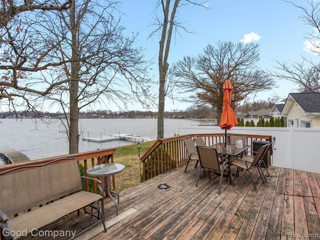 8994 RUSHSIDE Drive, Pinckney, MI 48169 — Photo 19