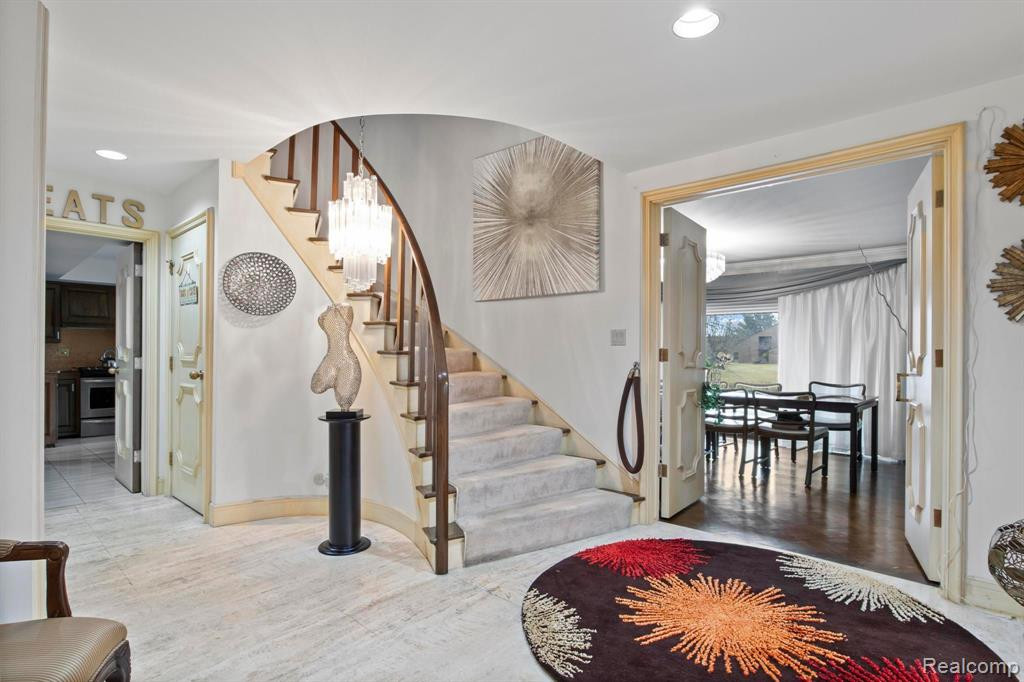 7 BROOKWOOD Lane, Dearborn, MI 48120 — Photo 5