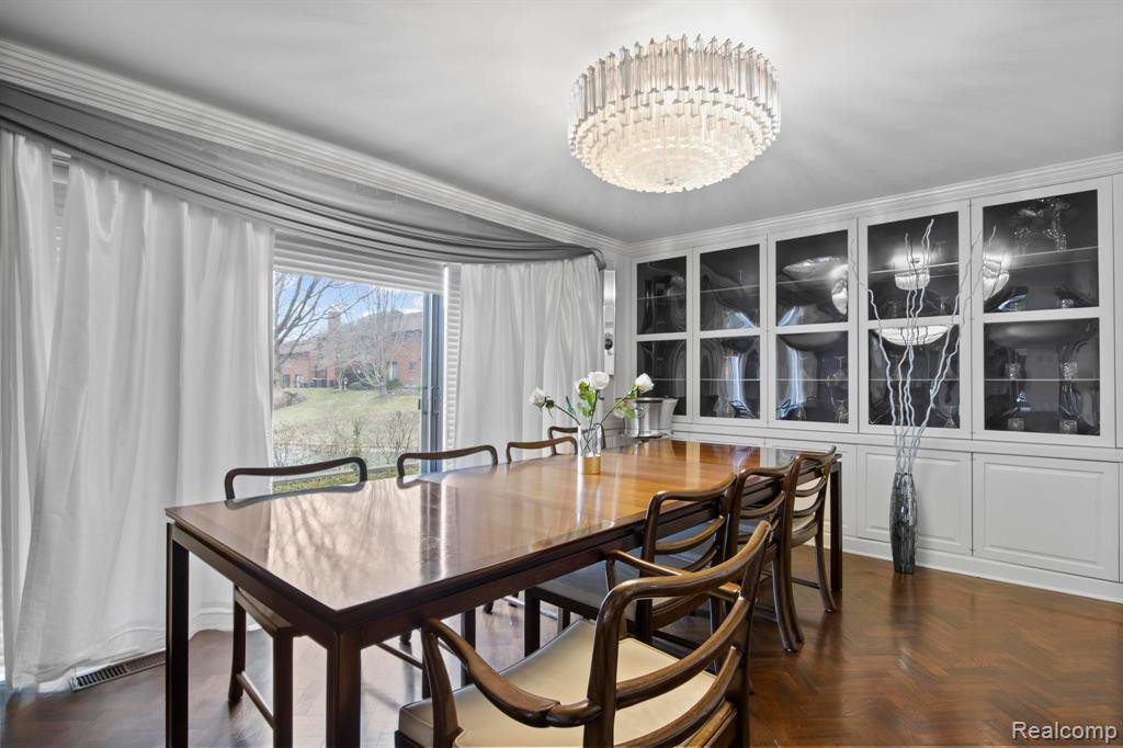 7 BROOKWOOD Lane, Dearborn, MI 48120 — Photo 19