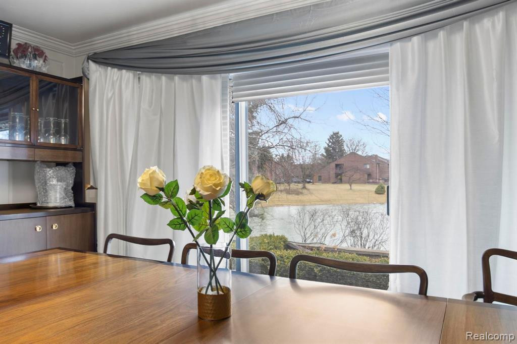 7 BROOKWOOD Lane, Dearborn, MI 48120 — Photo 20