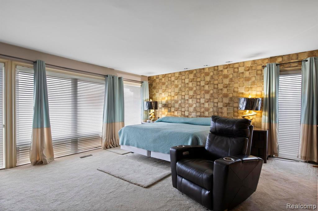 7 BROOKWOOD Lane, Dearborn, MI 48120 — Photo 26