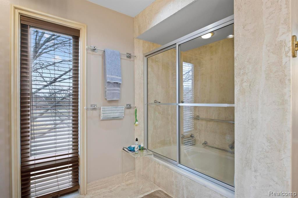 7 BROOKWOOD Lane, Dearborn, MI 48120 — Photo 31