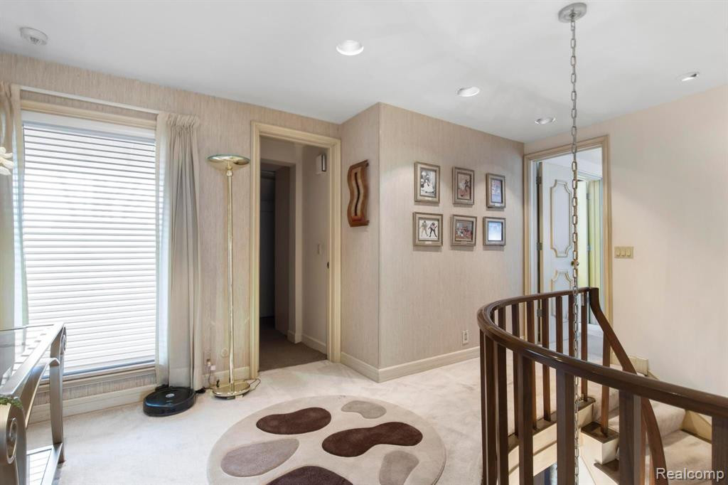 7 BROOKWOOD Lane, Dearborn, MI 48120 — Photo 35