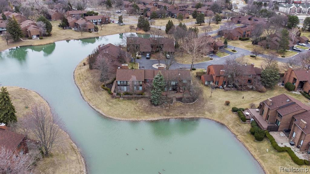 7 BROOKWOOD Lane, Dearborn, MI 48120 — Photo 47