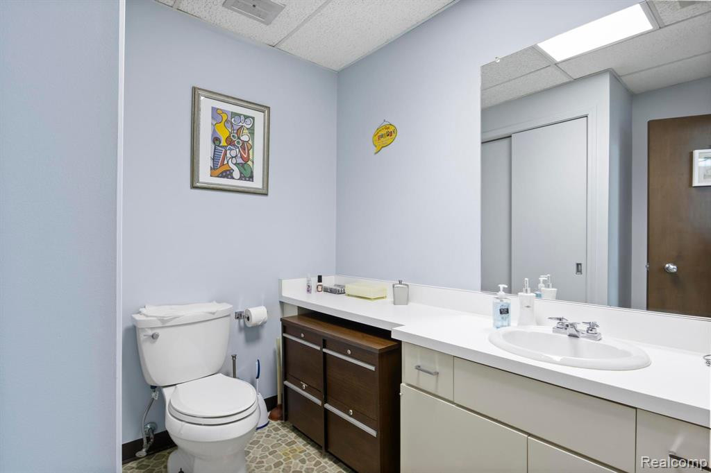 7 BROOKWOOD Lane, Dearborn, MI 48120 — Photo 48