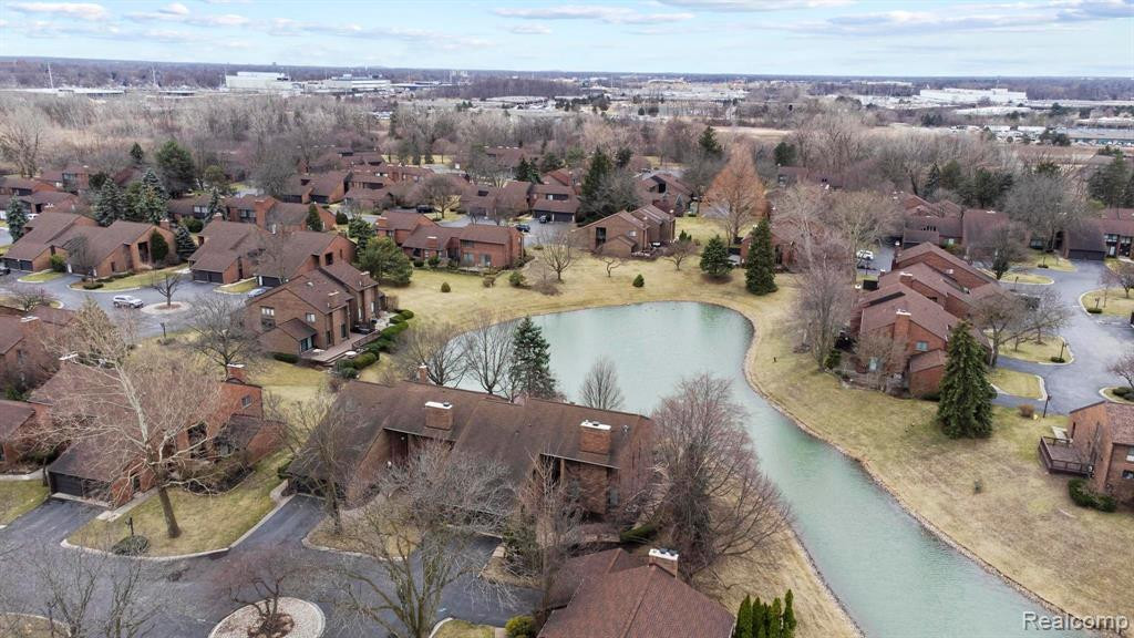 7 BROOKWOOD Lane, Dearborn, MI 48120 — Photo 49