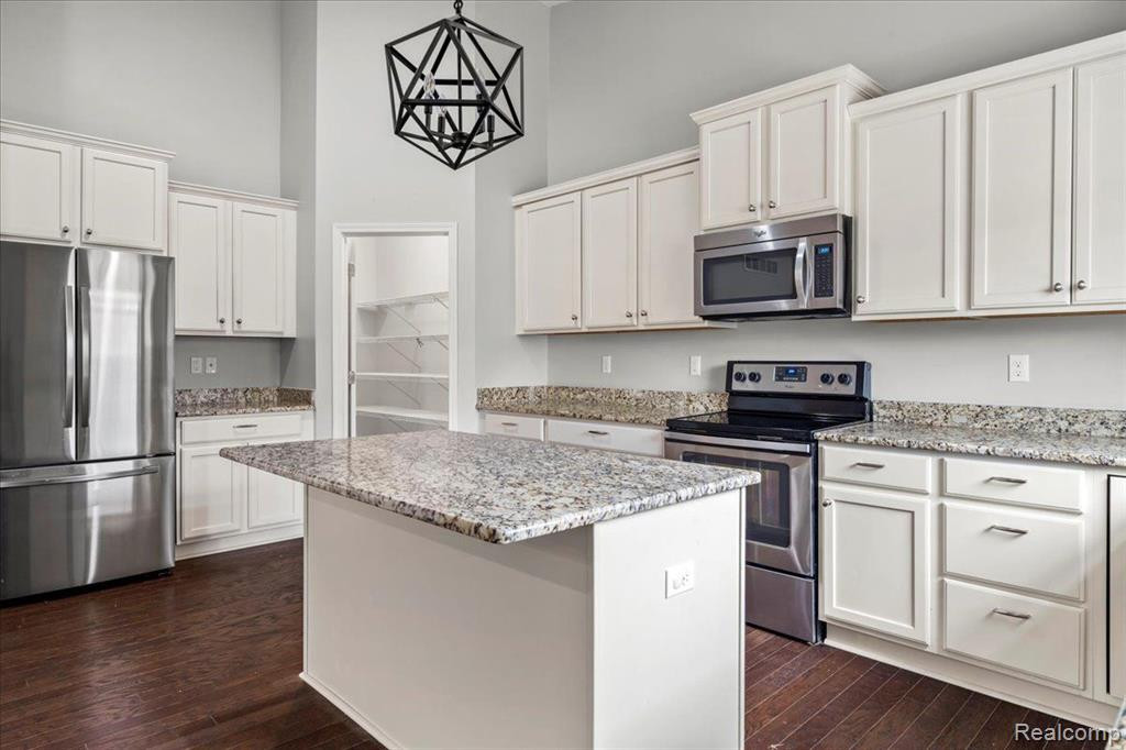 5261 BUCKLEY Drive, Ypsilanti, MI 48197 — Photo 9