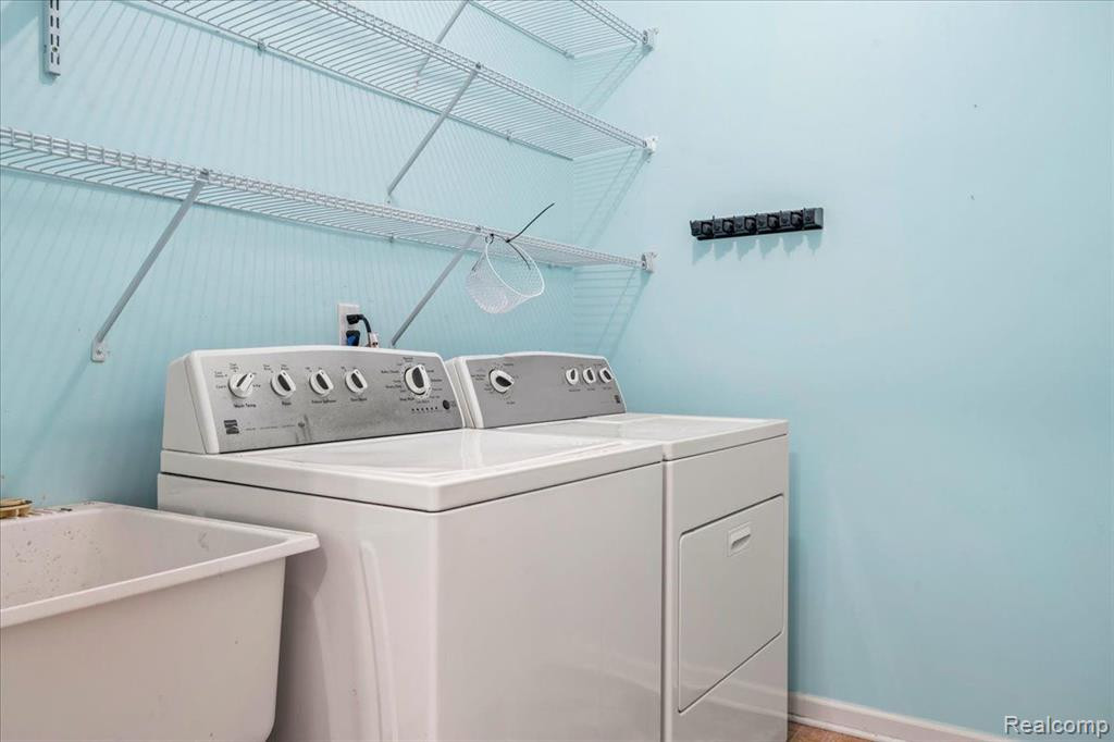 5261 BUCKLEY Drive, Ypsilanti, MI 48197 — Photo 12