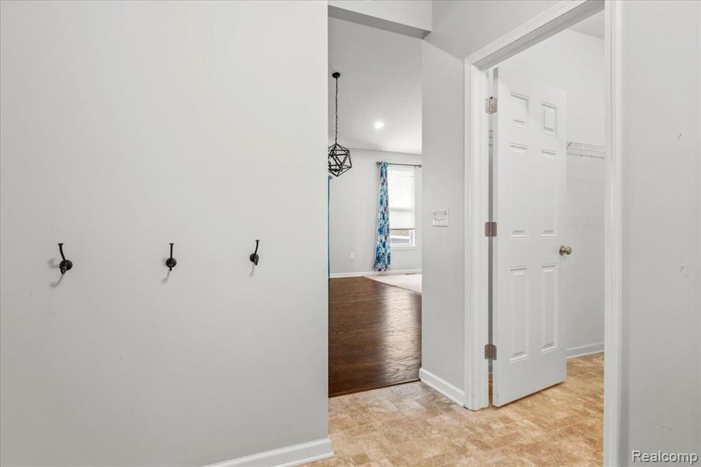 5261 BUCKLEY Drive, Ypsilanti, MI 48197 — Photo 13