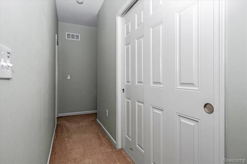 5261 BUCKLEY Drive, Ypsilanti, MI 48197 — Photo 14