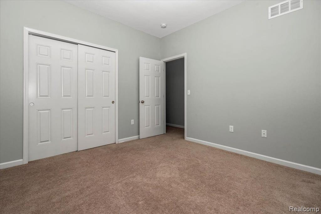 5261 BUCKLEY Drive, Ypsilanti, MI 48197 — Photo 21