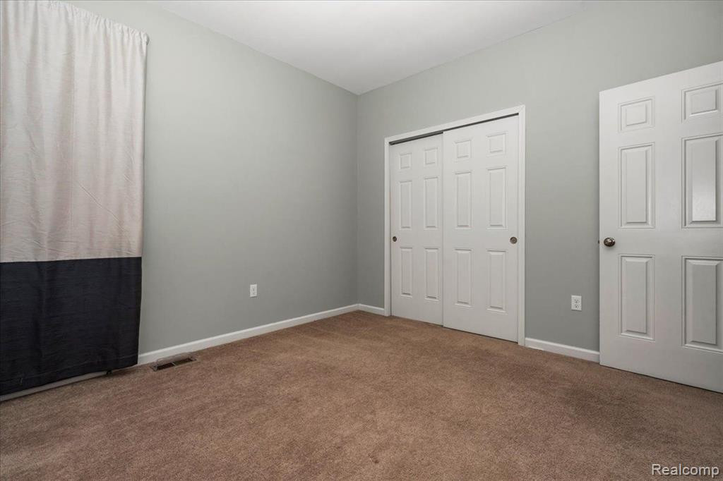 5261 BUCKLEY Drive, Ypsilanti, MI 48197 — Photo 22