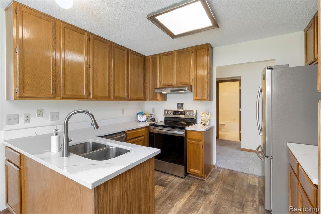 41388 Belden Circle, Novi, MI 48377 — Photo 8