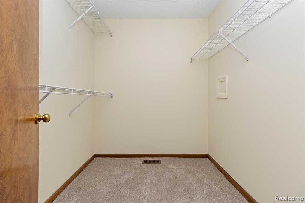 41388 Belden Circle, Novi, MI 48377 — Photo 18