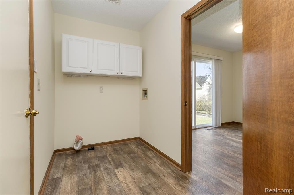 41388 Belden Circle, Novi, MI 48377 — Photo 22