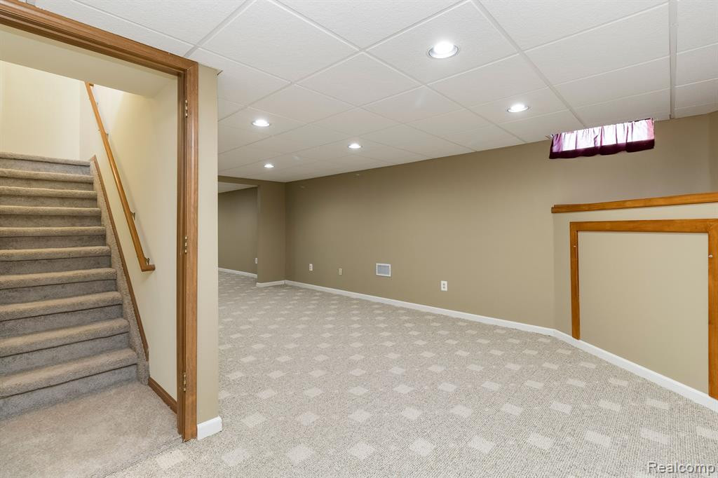 41388 Belden Circle, Novi, MI 48377 — Photo 23