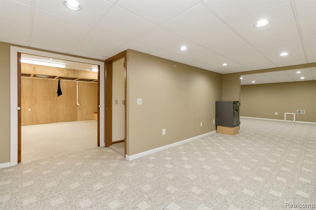 41388 Belden Circle, Novi, MI 48377 — Photo 24