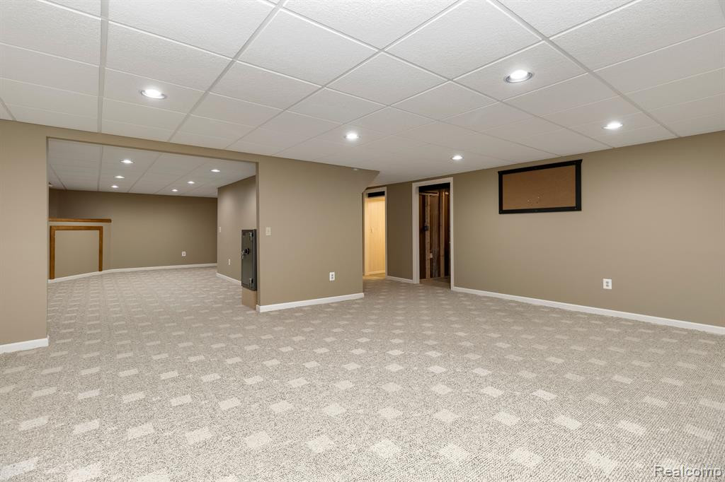 41388 Belden Circle, Novi, MI 48377 — Photo 30