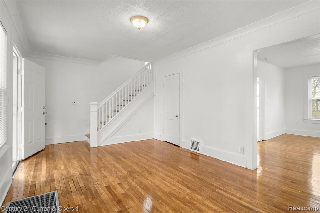415 MANISTIQUE Street, Detroit, MI 48215 — Photo 6
