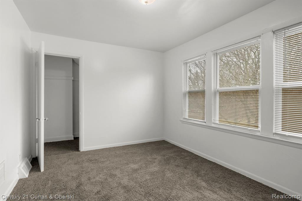 415 MANISTIQUE Street, Detroit, MI 48215 — Photo 12