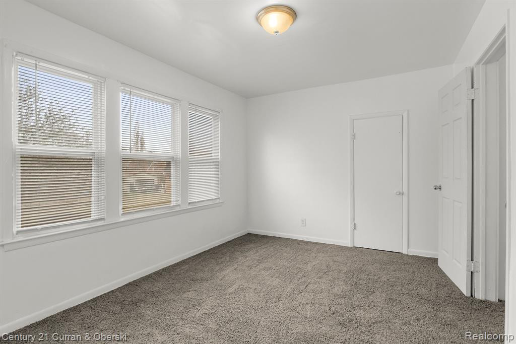 415 MANISTIQUE Street, Detroit, MI 48215 — Photo 13