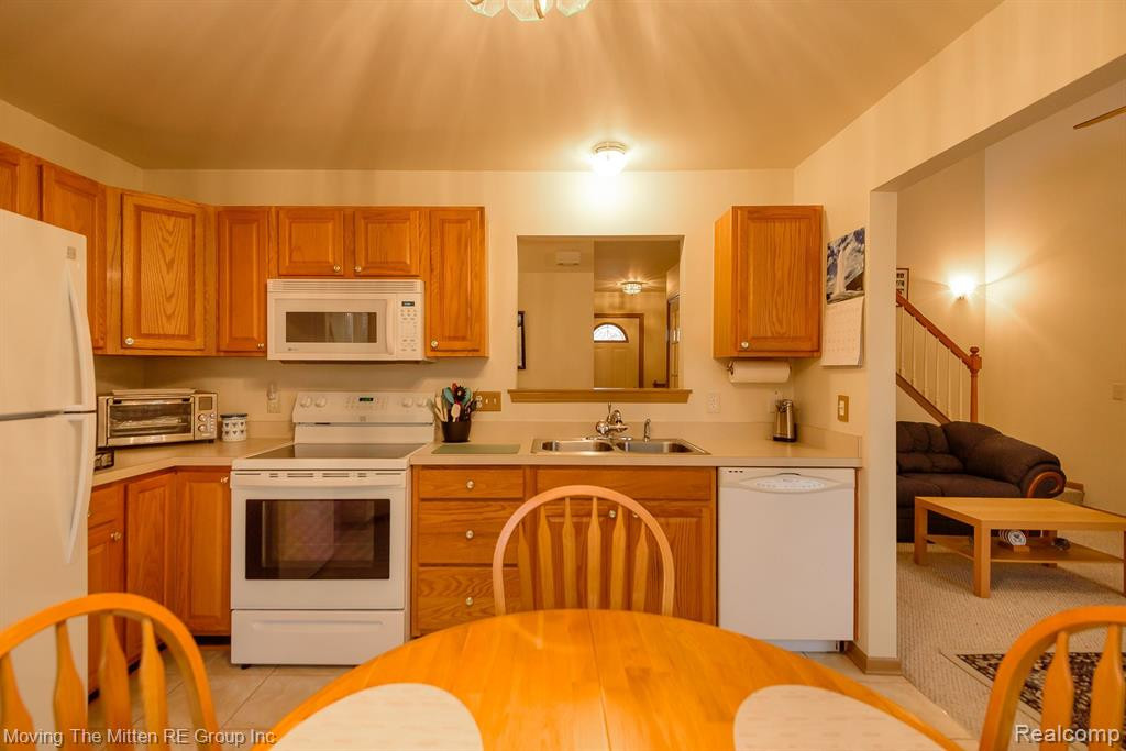 8798 PRAIRIE Court, Van Buren, MI 48111 — Photo 10