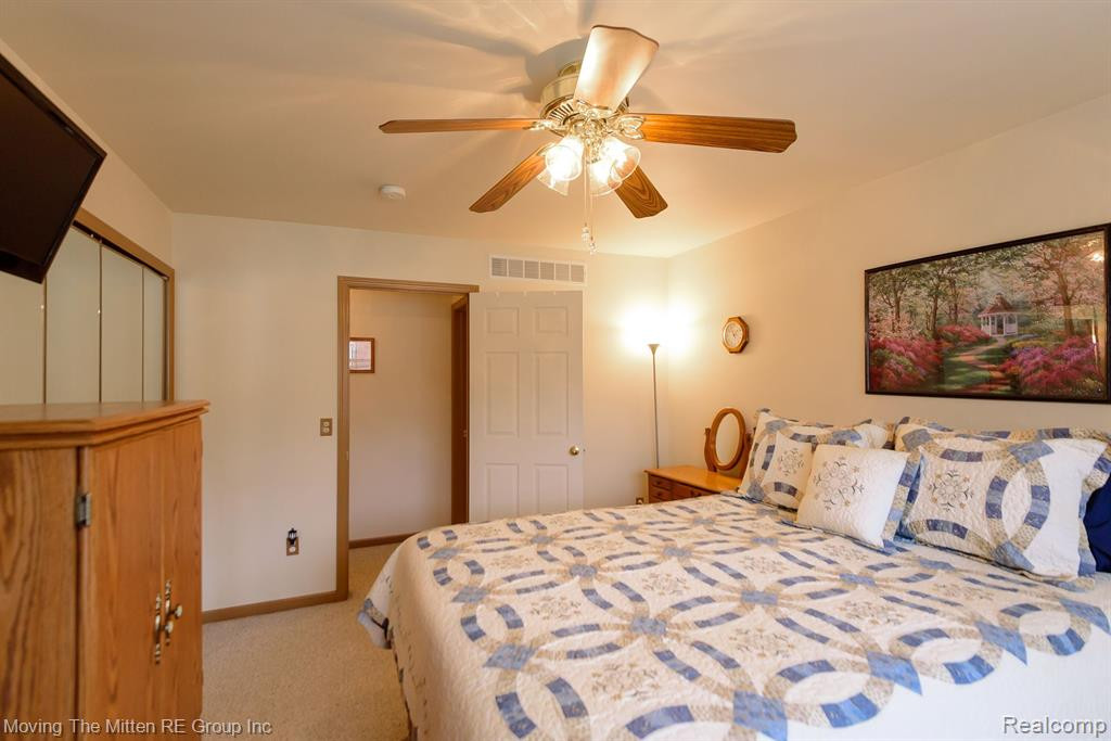 8798 PRAIRIE Court, Van Buren, MI 48111 — Photo 17