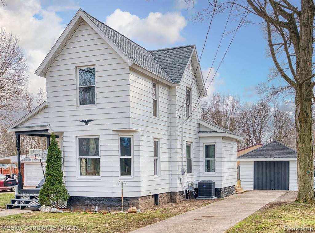 515 CRANDALL Street, Albion, MI 49224 — front exterior