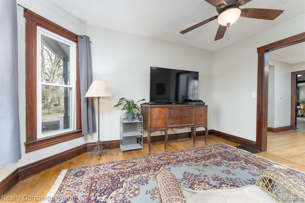 515 CRANDALL Street, Albion, MI 49224 — Photo 6