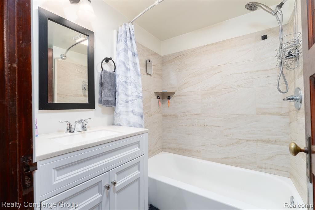 515 CRANDALL Street, Albion, MI 49224 — Photo 20