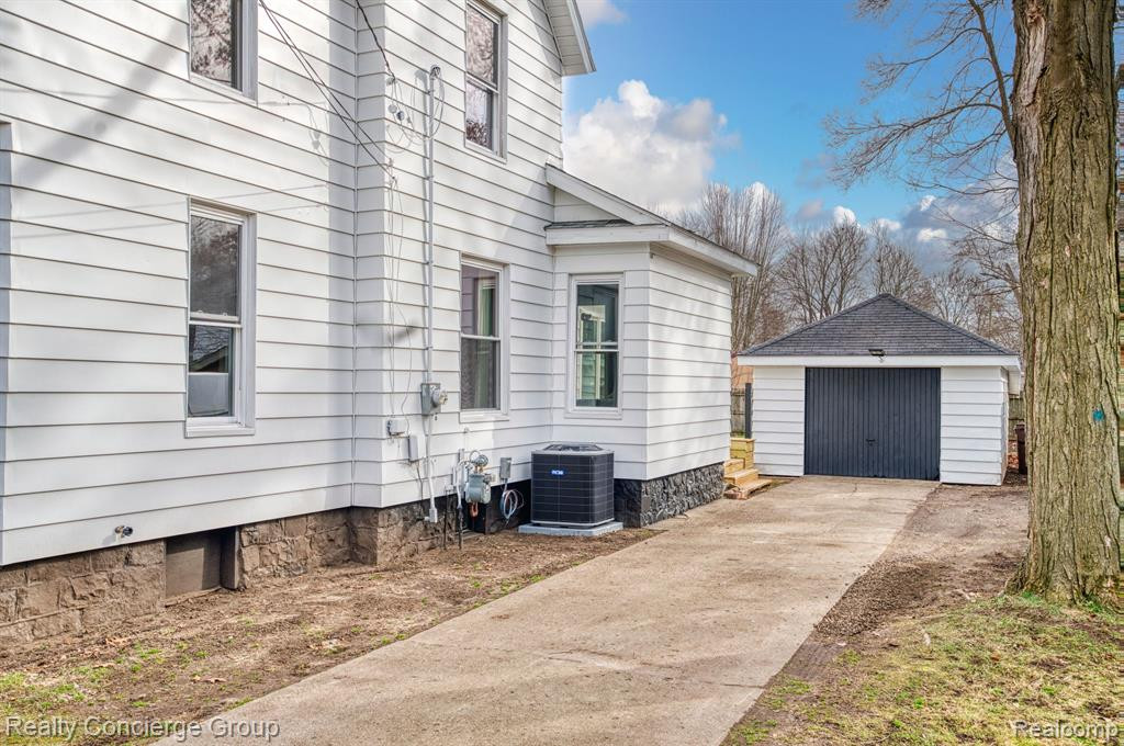 515 CRANDALL Street, Albion, MI 49224 — Photo 25